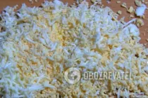 Салат "Королевский" с крабовыми палочками - Шаг 2 Салат "Королевский" с крабовыми палочками - Шаг 2