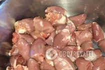 Салат из куриных сердечек с солеными огурцами - Шаг 1 Салат из куриных сердечек с солеными огурцами - Шаг 1