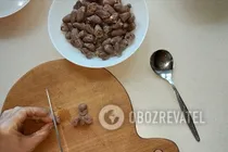 Салат из куриных сердечек с маринованным луком - Шаг 3 Салат из куриных сердечек с маринованным луком - Шаг 3
