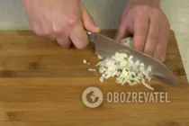 Салат "Королевский" с крабовыми палочками и апельсином - Шаг 3 Салат "Королевский" с крабовыми палочками и апельсином - Шаг 3