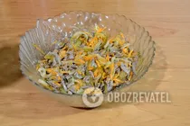 Салат из куриных сердечек с морковью и луком - Шаг 7 Салат из куриных сердечек с морковью и луком - Шаг 7