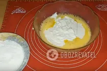 Заливной пирог с курицей и грибами - Шаг 1 Заливной пирог с курицей и грибами - Шаг 1