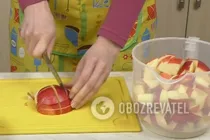 Заливной пирог с яблоками на кефире - Шаг 6 Заливной пирог с яблоками на кефире - Шаг 6