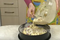 Заливной пирог с яблоками на кефире - Шаг 8 Заливной пирог с яблоками на кефире - Шаг 8