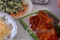 Салат с хурмой и курицей - Шаг 4 Салат с хурмой и курицей - Шаг 4