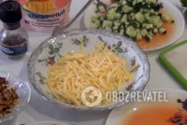 Салат с хурмой и курицей - Шаг 3 Салат с хурмой и курицей - Шаг 3