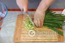 Заливной пирог с яйцом и луком - Шаг 1 Заливной пирог с яйцом и луком - Шаг 1