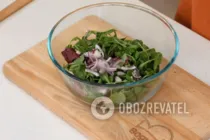 Салат з хурмою і крабовими паличками - Крок 2 Салат з хурмою і крабовими паличками - Крок 2