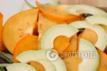 Салат з хурмою і крабовими паличками - Крок 5 Салат з хурмою і крабовими паличками - Крок 5