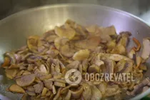 Крученики с грибами в сметанном соусе - Шаг 2 Крученики с грибами в сметанном соусе - Шаг 2
