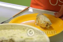 Крученики с грибами в сметанном соусе - Шаг 7 Крученики с грибами в сметанном соусе - Шаг 7