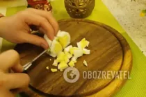 Салат с рисом и крабовыми палочками - Шаг 3 Салат с рисом и крабовыми палочками - Шаг 3