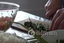 Салат с рисом и кукурузой - Шаг 3 Салат с рисом и кукурузой - Шаг 3