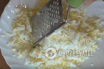 Заливной пирог с сыром "Фета" - Шаг 1 Заливной пирог с сыром "Фета" - Шаг 1