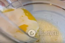 Заливной пирог с курицей и сыром - Шаг 2 Заливной пирог с курицей и сыром - Шаг 2