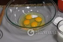 Заливной пирог с зеленым луком и яйцом - Шаг 3 Заливной пирог с зеленым луком и яйцом - Шаг 3
