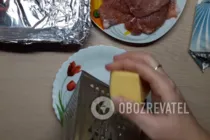 М'ясо по-французьки в духовці з картоплею - Крок 3 М'ясо по-французьки в духовці з картоплею - Крок 3