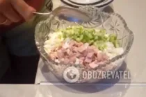 Салат с фасолью и сухариками - Шаг 5 Салат с фасолью и сухариками - Шаг 5