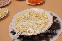 Салат "Сугробы" с курицей и грибами - Шаг 3 Салат "Сугробы" с курицей и грибами - Шаг 3