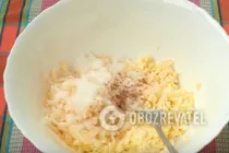 Сирники з яблуками - Крок 3 Сирники з яблуками - Крок 3
