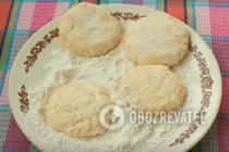 Сирники з яблуками - Крок 4 Сирники з яблуками - Крок 4