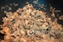 Пирог с курицей и грибами из слоеного теста - Шаг 5 Пирог с курицей и грибами из слоеного теста - Шаг 5