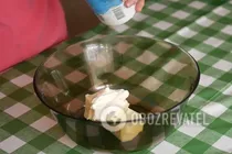 Луковый пирог с плавлеными сырками - Шаг 1 Луковый пирог с плавлеными сырками - Шаг 1