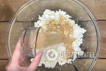 Сирники з манкою - Крок 2 Сирники з манкою - Крок 2