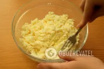 Сирники з родзинками - Крок 1 Сирники з родзинками - Крок 1