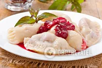 Вареники с вишнями на пару - Шаг 10 Вареники с вишнями на пару - Шаг 10