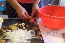 Тушковане м'ясо в картоплею в духовці - Крок 2 Тушковане м'ясо в картоплею в духовці - Крок 2