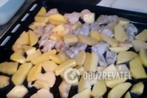 Тушковане м'ясо в картоплею в духовці - Крок 6 Тушковане м'ясо в картоплею в духовці - Крок 6
