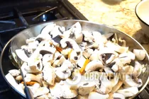 Тушеное мясо с грибами - Шаг 6 Тушеное мясо с грибами - Шаг 6
