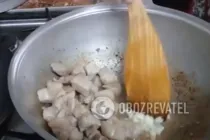 Тушкована свинина з баклажанами - Крок 2 Тушкована свинина з баклажанами - Крок 2