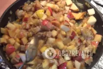 Тушкована свинина з яблуками і цибулею - Крок 4 Тушкована свинина з яблуками і цибулею - Крок 4