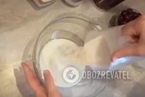 Пышные вареники с вишней на пару - Шаг 2 Пышные вареники с вишней на пару - Шаг 2