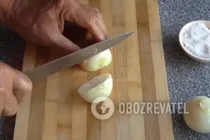 Жареная свинина с луком - Шаг 2 Жареная свинина с луком - Шаг 2
