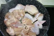 Жареная курица на сковороде - Шаг 2 Жареная курица на сковороде - Шаг 2