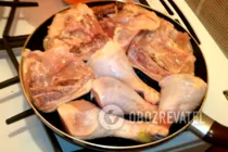 Жареная курица с чесноком - Шаг 2 Жареная курица с чесноком - Шаг 2