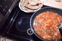 Рыба с ананасами в томатном соусе - Шаг 5 Рыба с ананасами в томатном соусе - Шаг 5