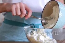 Сырники из творожной массы - Шаг 2 Сырники из творожной массы - Шаг 2