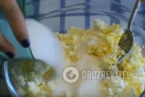 Сирники з манкою без борошна - Крок 3 Сирники з манкою без борошна - Крок 3
