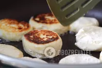 Сырники из творожной массы - Шаг 6 Сырники из творожной массы - Шаг 6