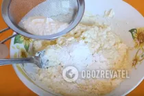 Сирники з родзинками та манкою - Крок 7 Сирники з родзинками та манкою - Крок 7