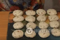 Сырники с изюмом и орехами - Шаг 10 Сырники с изюмом и орехами - Шаг 10