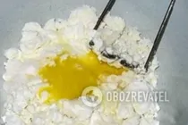 Сирники на парі з ягодами - Крок 1 Сирники на парі з ягодами - Крок 1