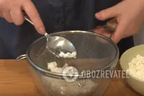 Сырники с изюмом и орехами - Шаг 3 Сырники с изюмом и орехами - Шаг 3