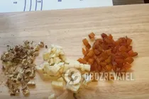 Сырники с бананом, курагой и орехами - Шаг 3 Сырники с бананом, курагой и орехами - Шаг 3