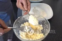 Сырники на гриле с печеной грушей - Шаг 2 Сырники на гриле с печеной грушей - Шаг 2