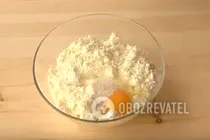 Сырники на сухой сковороде - Шаг 2 Сырники на сухой сковороде - Шаг 2